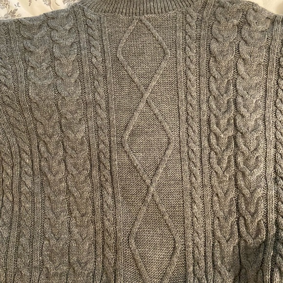NWOT Pistache cable knit sweater - Picture 4 of 6